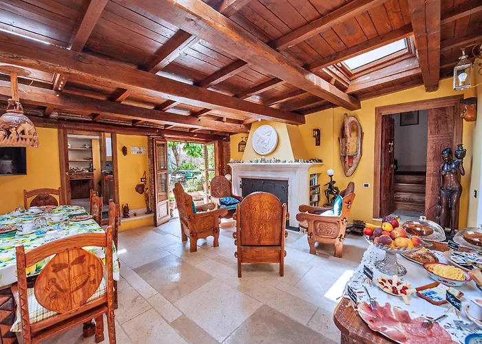 B&B BONE NOVELLE dimora storica palazzo zuzi LʼAquila